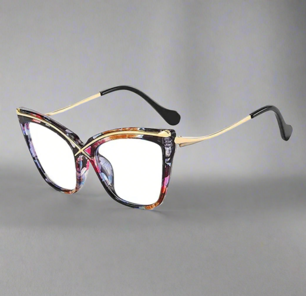 Maria’s Retro Cat Eye Frames – Fashion Accessories With Timeless Elegance and a Modern Twist